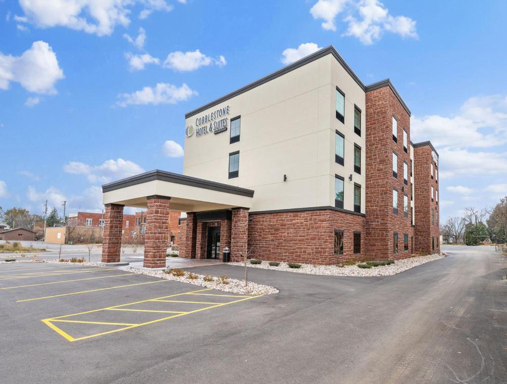 Cobblestone Hotel & Suites - Mosinee Dış mekan fotoğraf